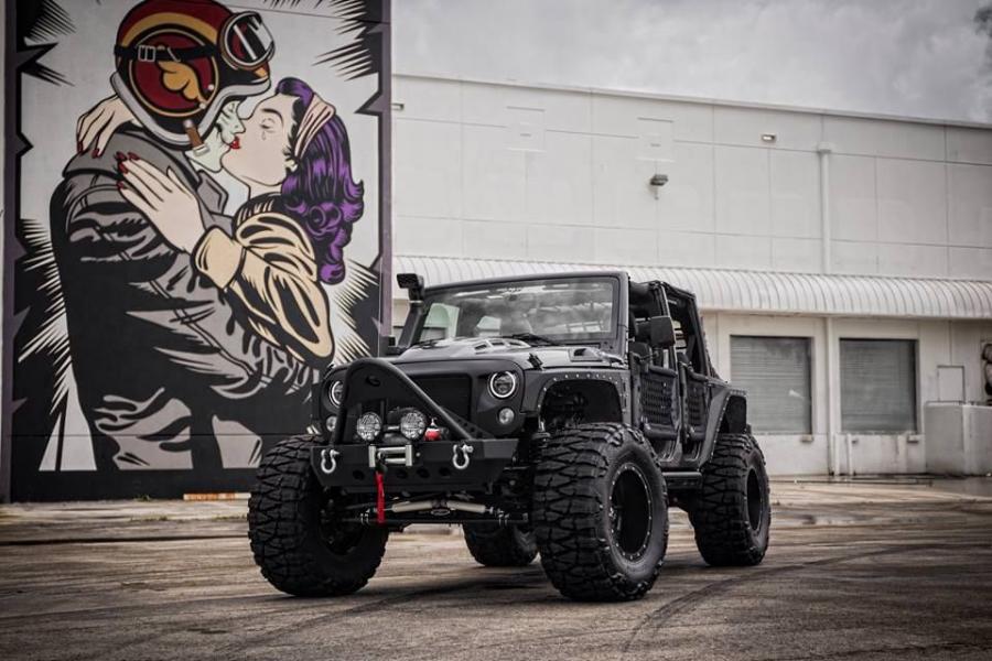  Jeep Wrangler by Luxuria Bespoke 2016 года  (фото 2 из 9)